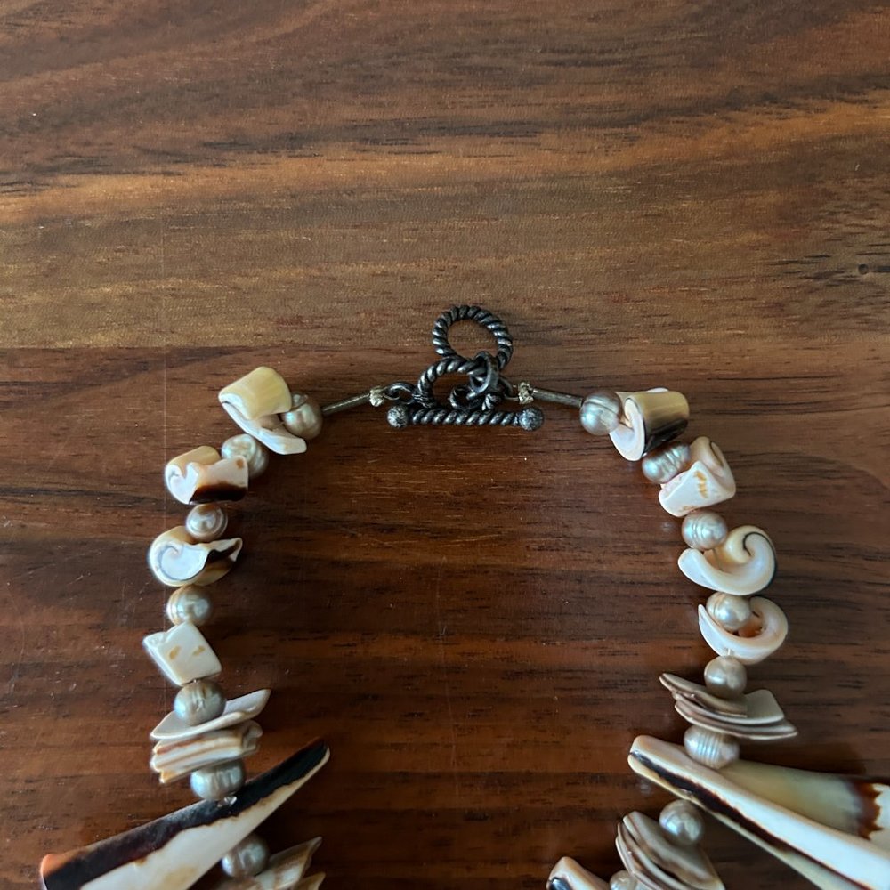 Vintage Shell and Pearl Necklace and Bracelet - Picture 6 of 7